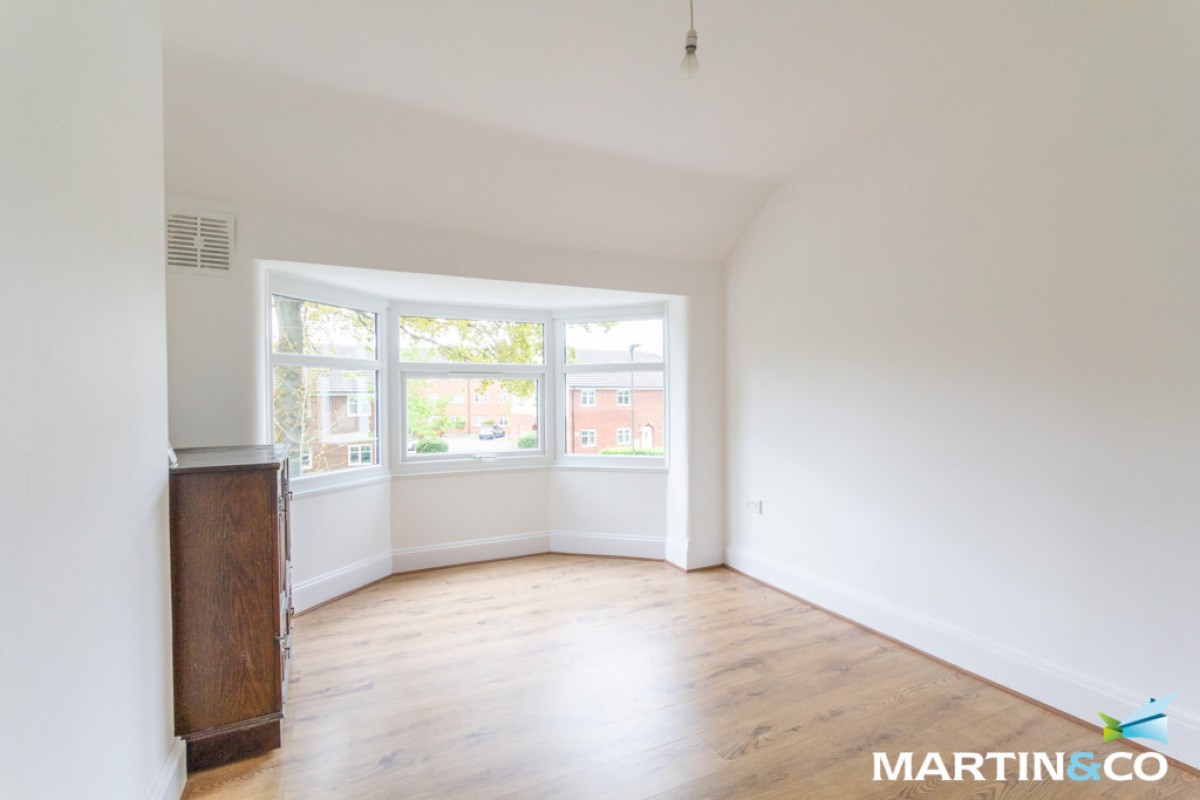 Bell Holloway, Northfield, B31