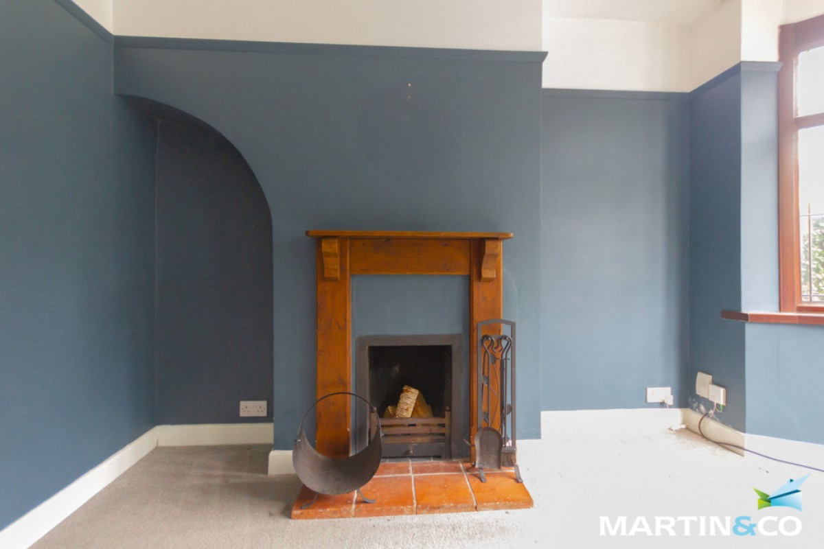 Higgins Lane, Quinton, B32