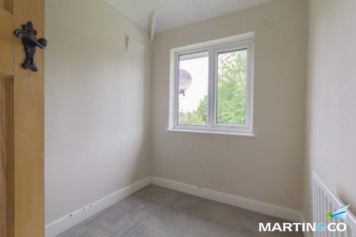 Higgins Lane, Quinton, B32