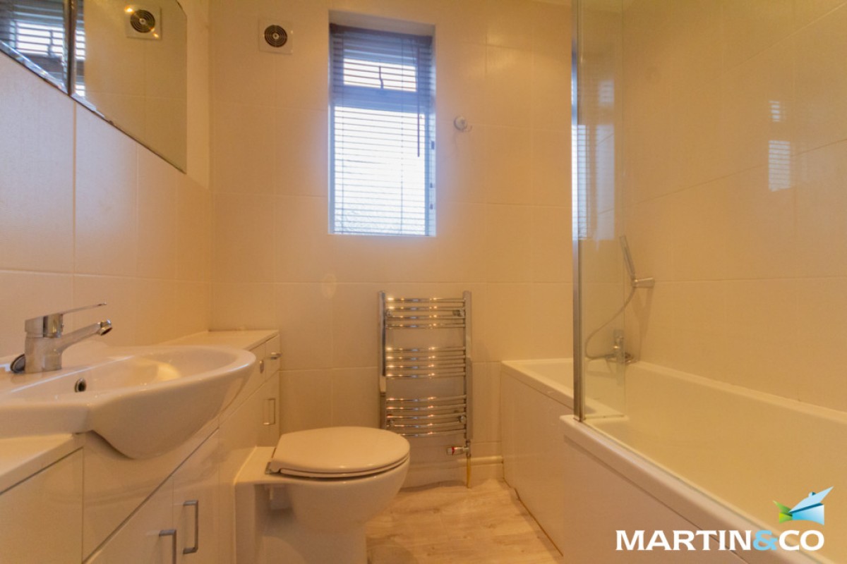 Lower White Road, Quinton, B32