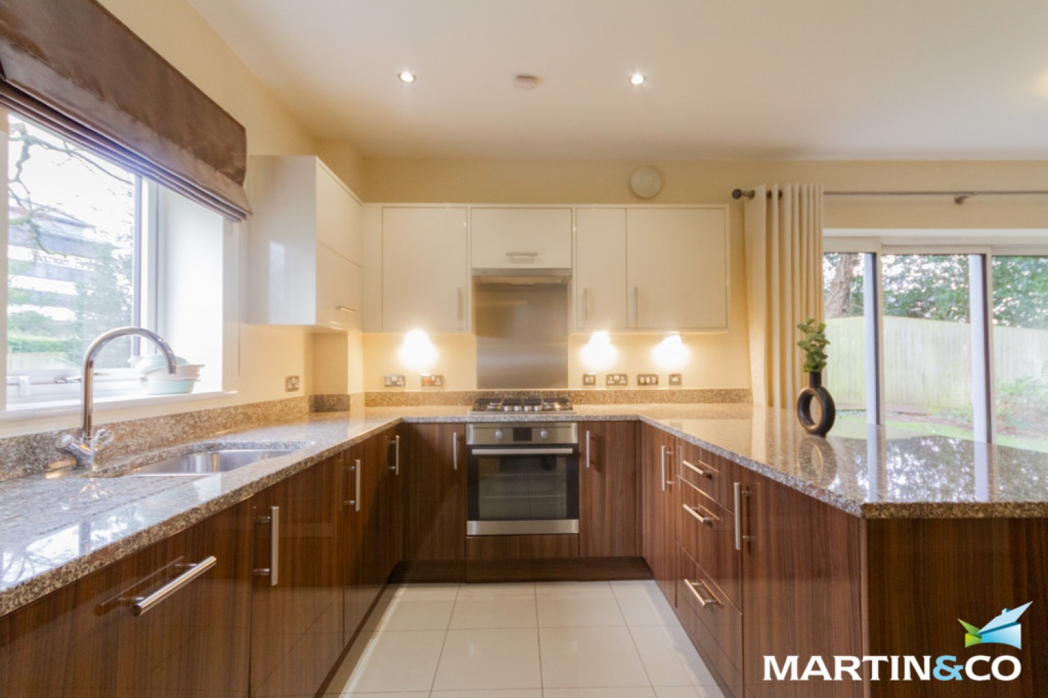 2 bedroom Flat for Letting Kensington Court, Highfield Road, Edgbaston, B15