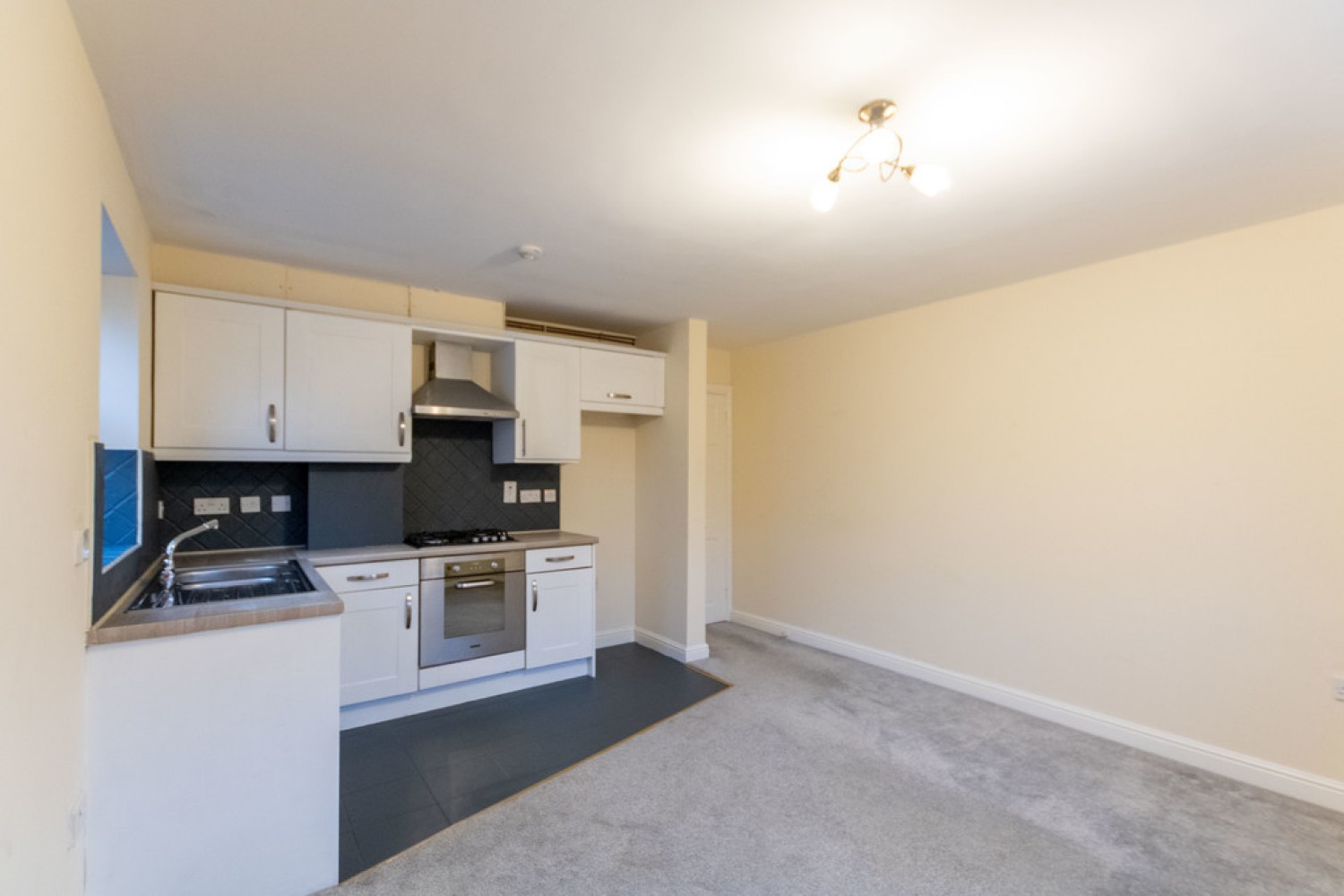 2 bedroom Flat for Letting Reddicap Court, Reddicap Hill, Sutton Coldfield, B75