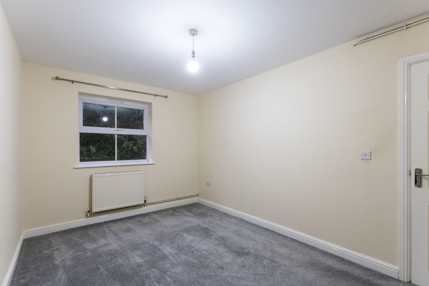 2 bedroom Flat for Letting Reddicap Court, Reddicap Hill, Sutton Coldfield, B75