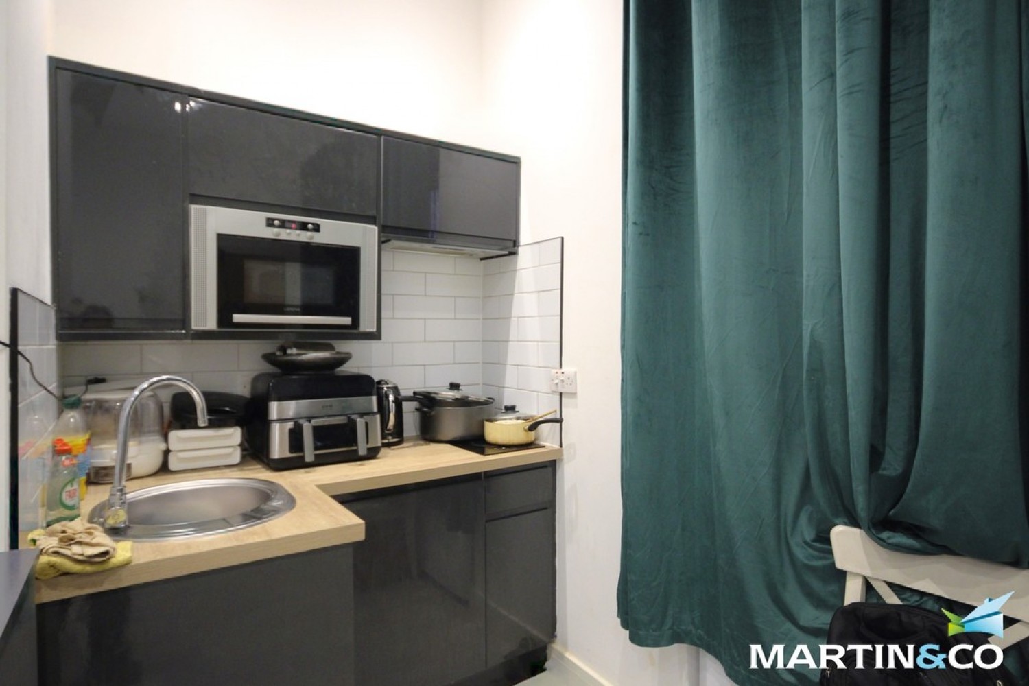 Bloxwich Road South, Willenhall, WV13