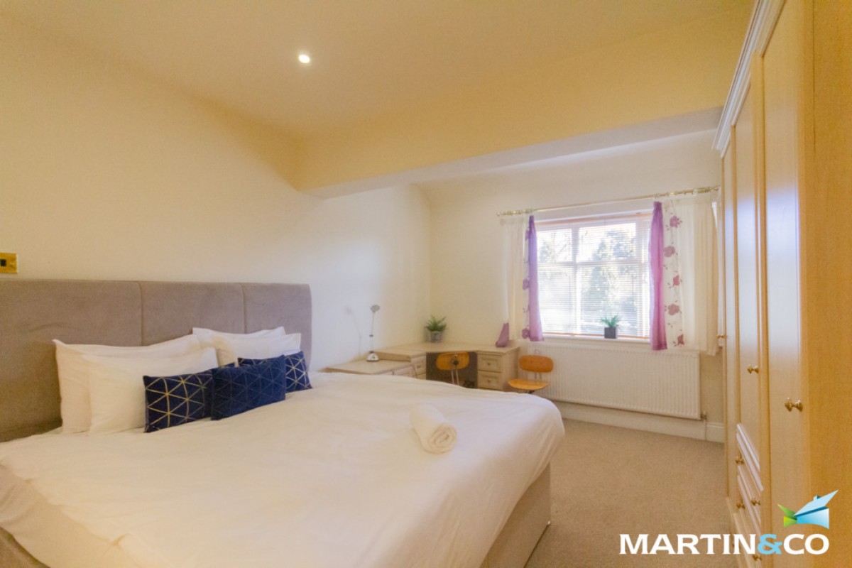 Bristol Road South, Northfield, B31