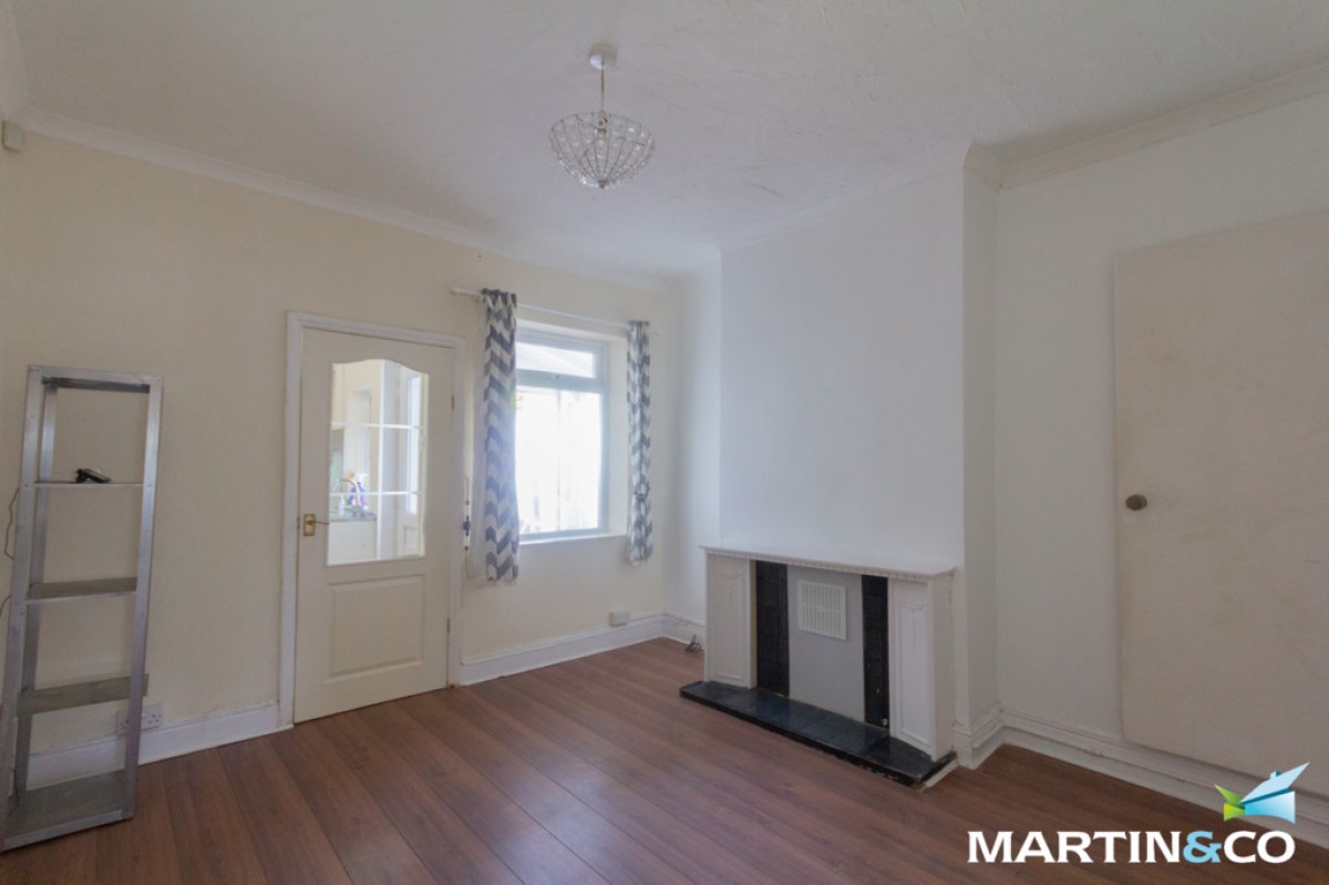 Hagley Road West, Oldbury, B68