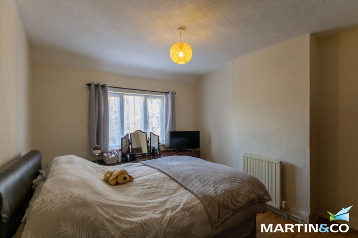 Hagley Road West, Oldbury, B68