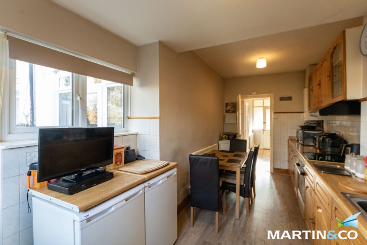 Hagley Road West, Oldbury, B68