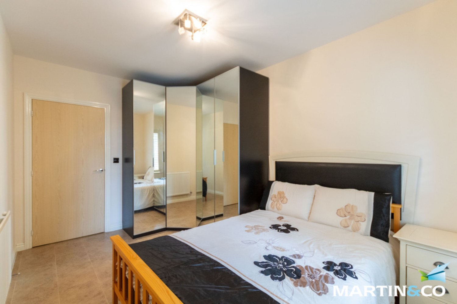 2 bedroom Flat in Kensington Court, Highfield Road, Edgbaston, B15