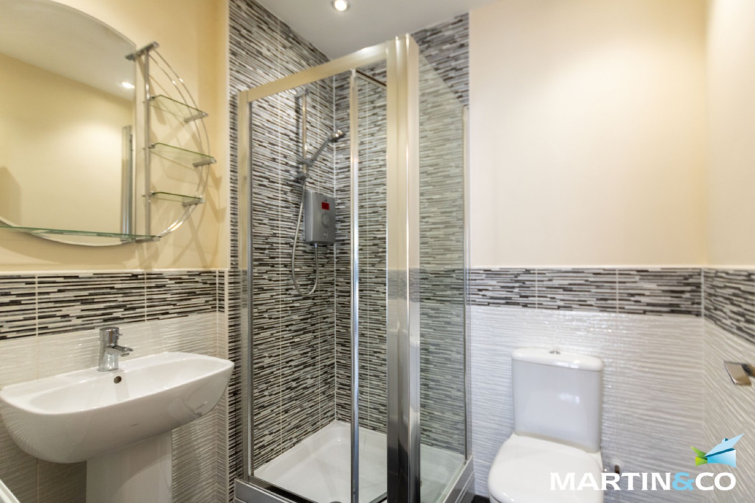 2 bedroom Flat in Kensington Court, Highfield Road, Edgbaston, B15