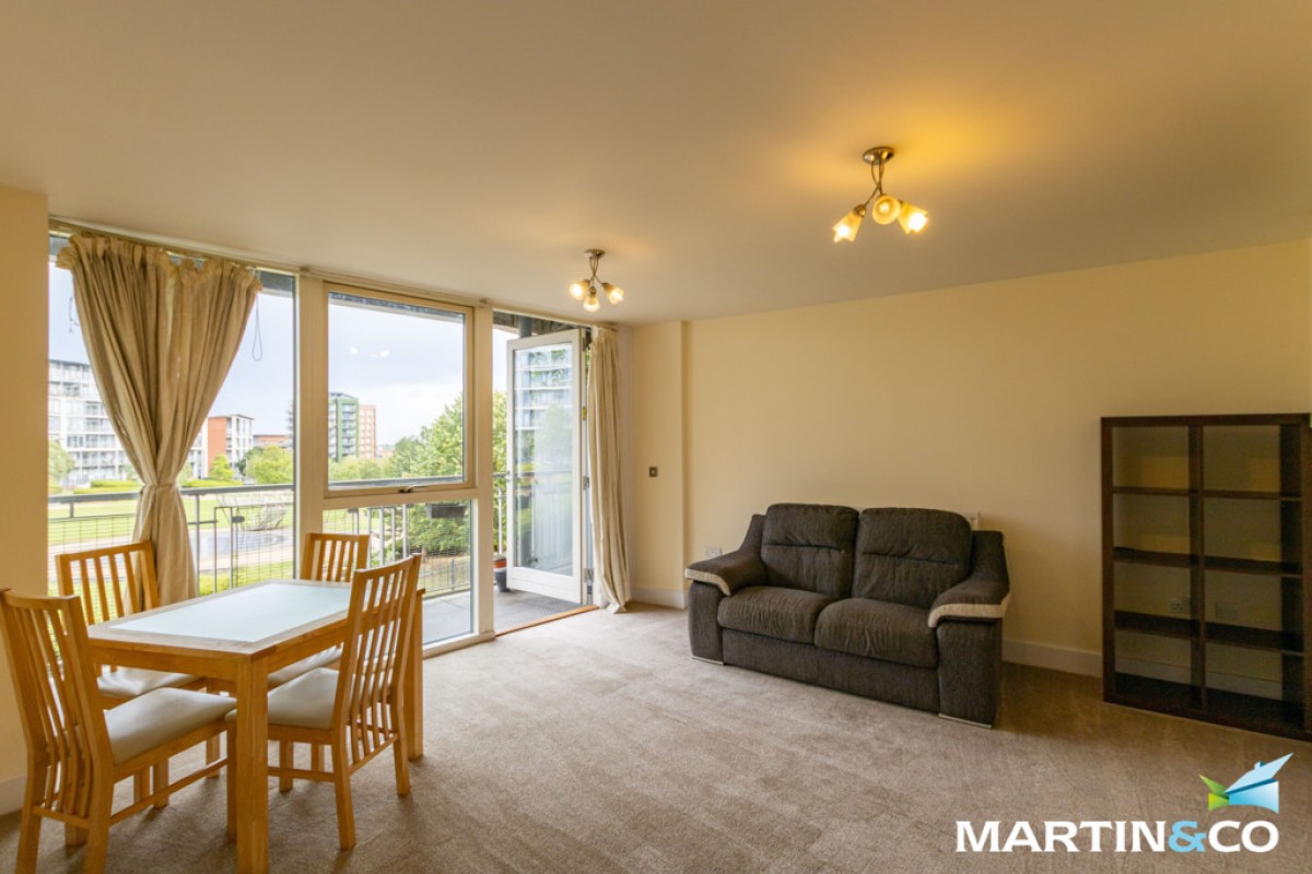 Longleat Avenue, Park Central, B15