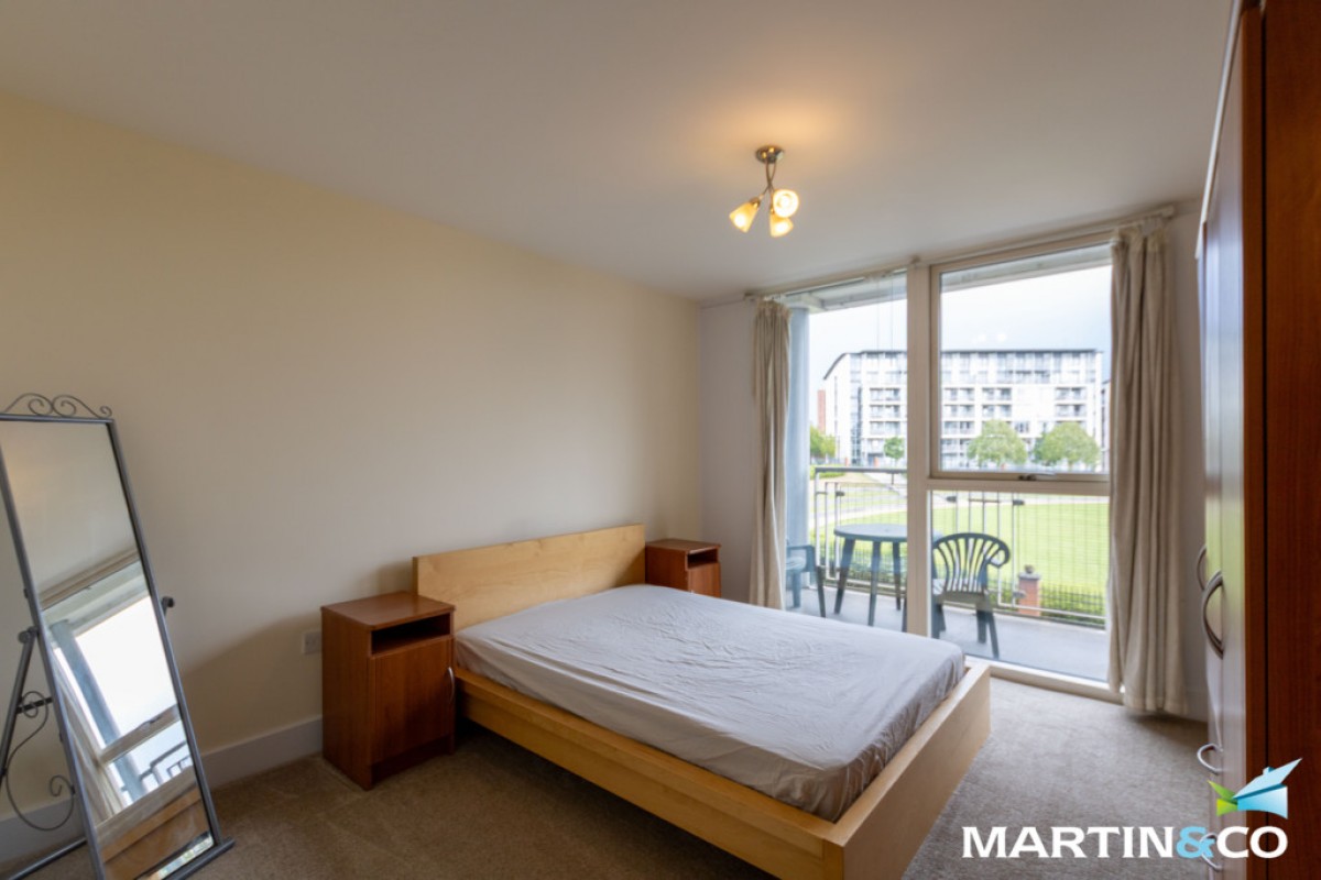 Longleat Avenue, Park Central, B15