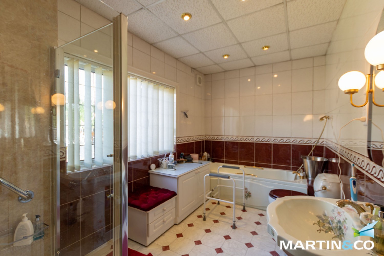 4 bedroom House for Sale Oakham Road, Dudley, DY2