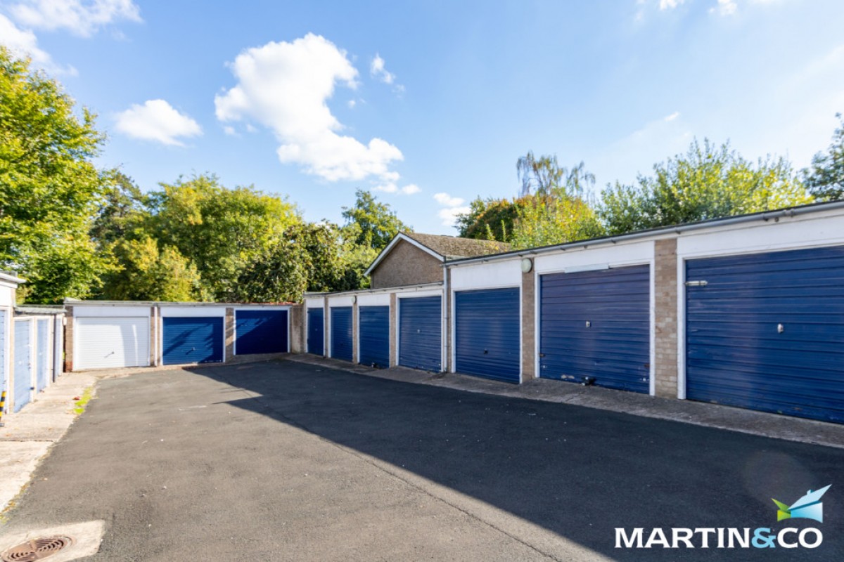 Berrow Drive, Edgbaston, B15