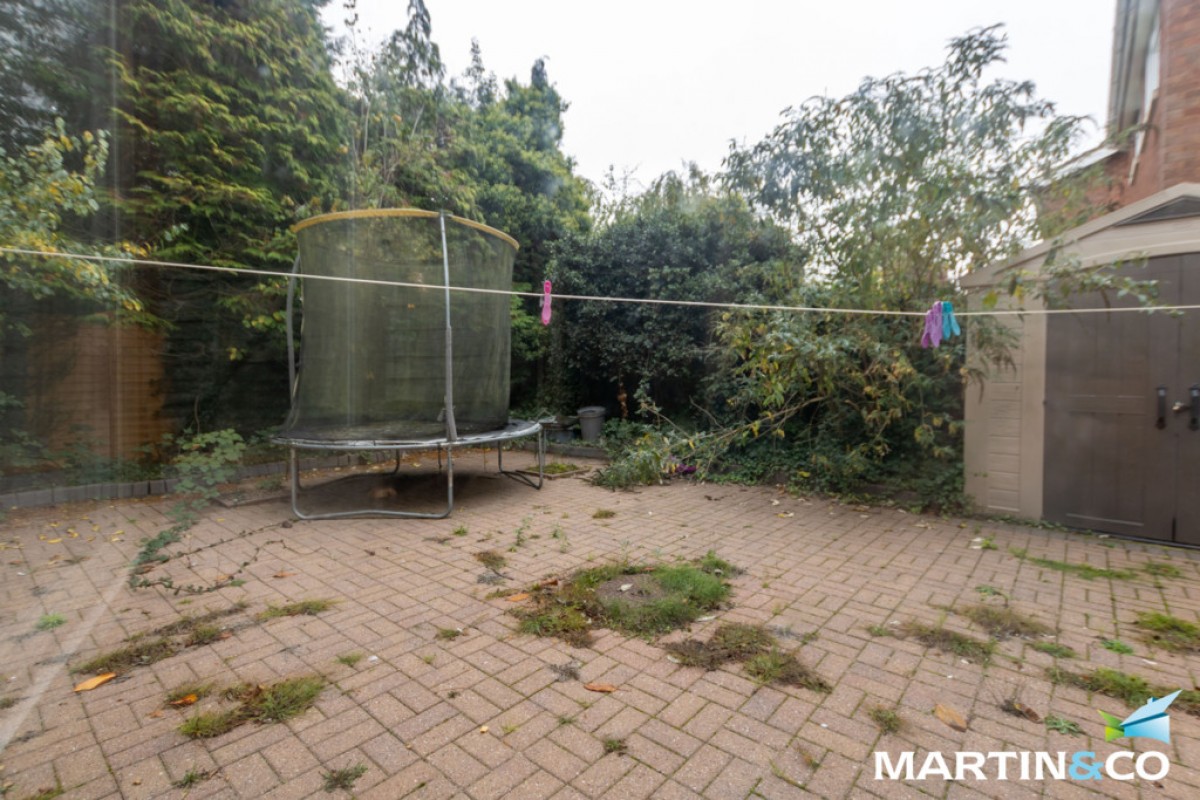 Lamont Avenue, Harborne, B32