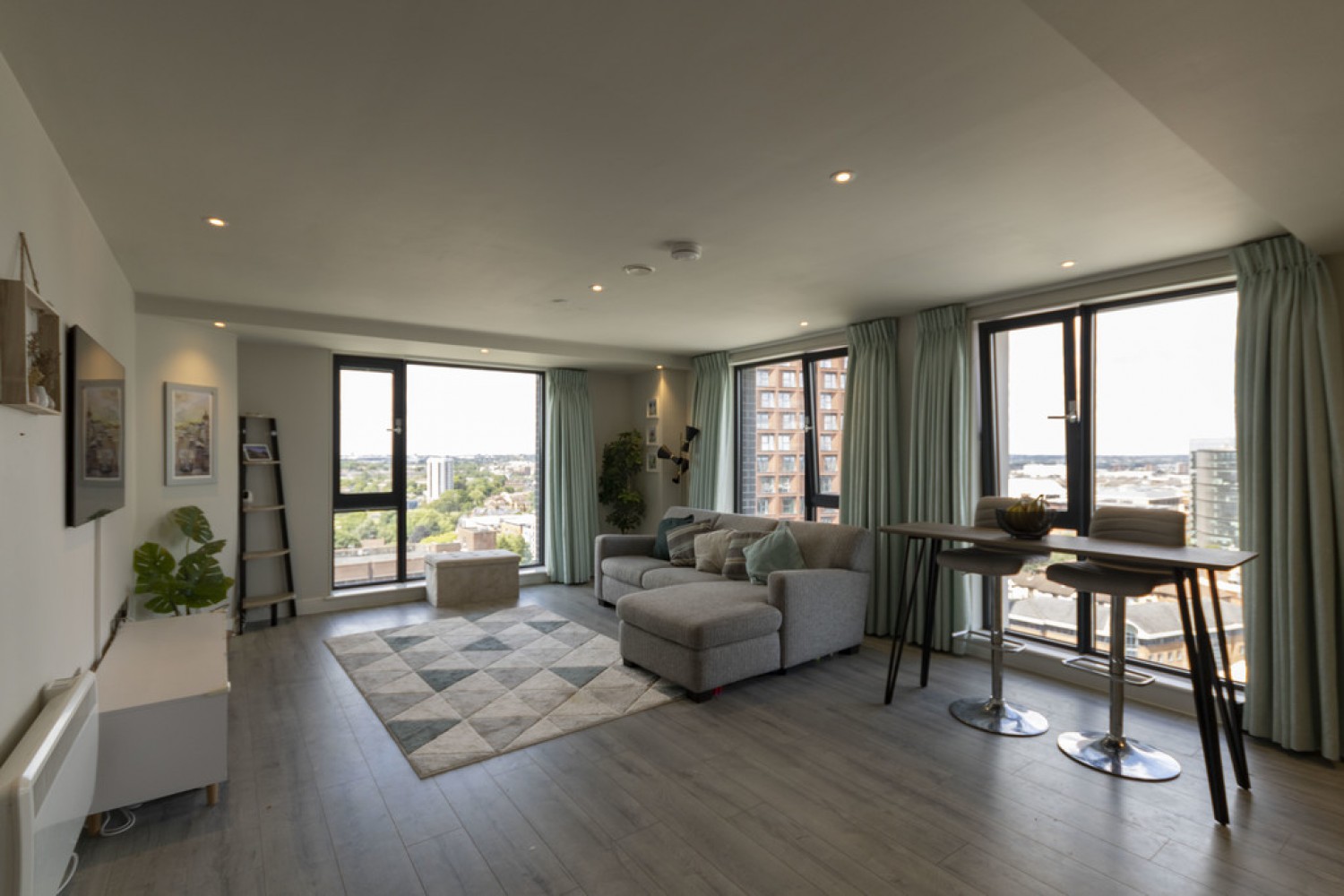 2 bedroom Flat for Sale St Martins Place, Broad Street, Birmingham, B15