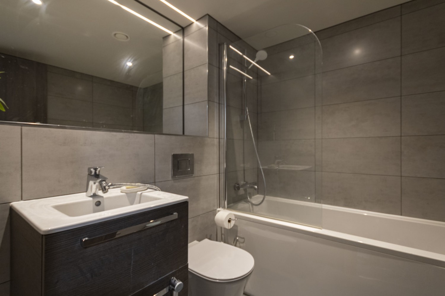 2 bedroom Flat for Sale St Martins Place, Broad Street, Birmingham, B15