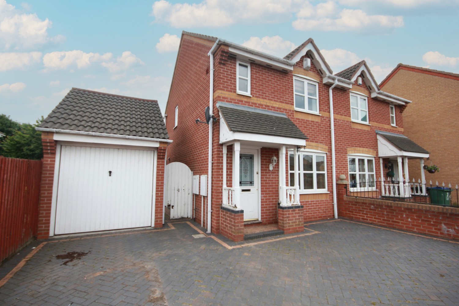 2 bedroom House for Sale Simeon Bissell Close, Tipton, DY4