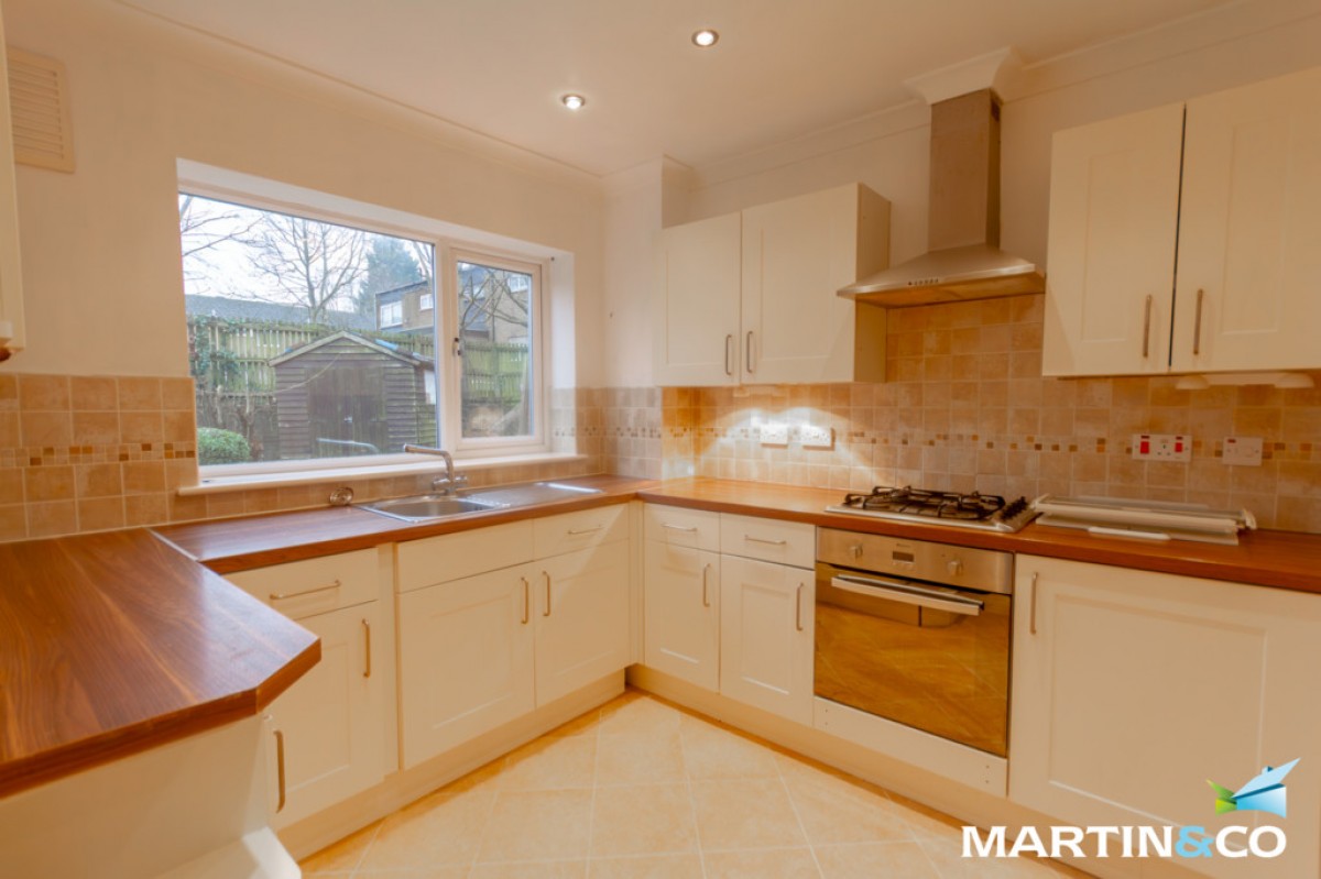 Capern Grove, Quinton, B32