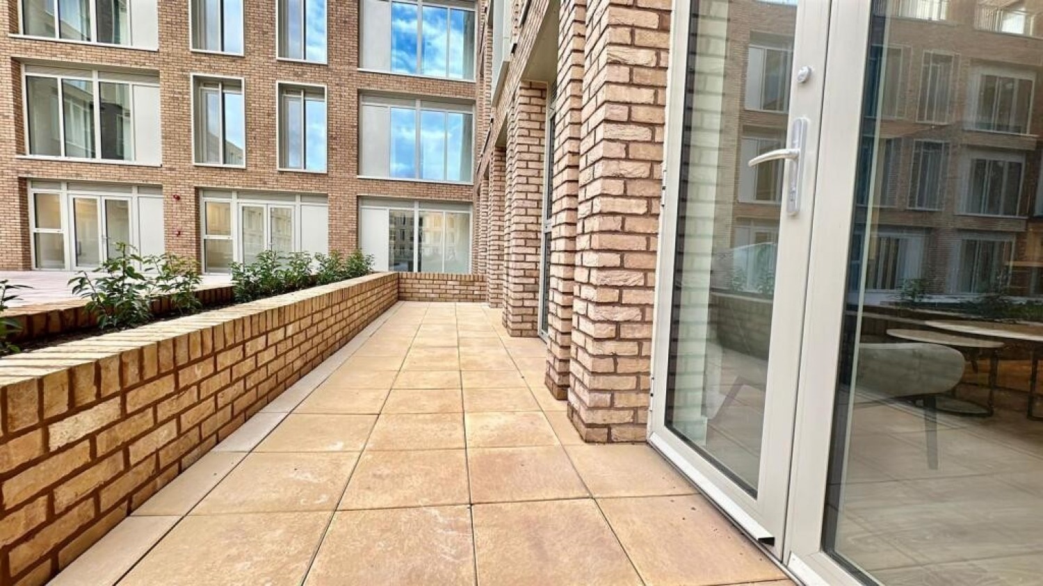 2 bedroom Flat for Letting Boulevard Plaza, Bristol Street, Birmingham, B5