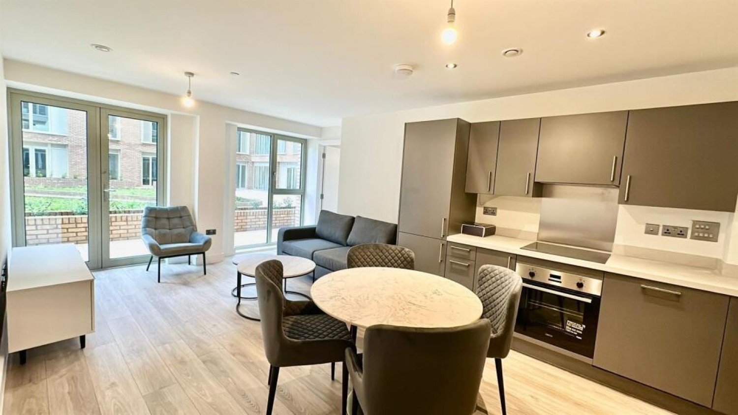2 bedroom Flat for Letting Boulevard Plaza, Bristol Street, Birmingham, B5