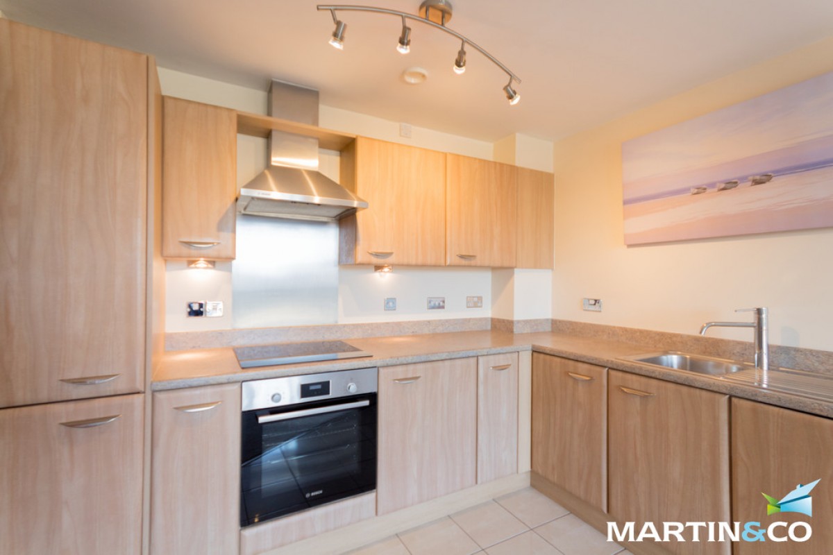 Longleat Avenue, Park Central, B15