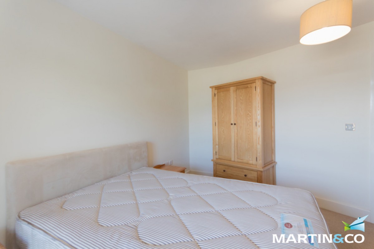Longleat Avenue, Park Central, B15