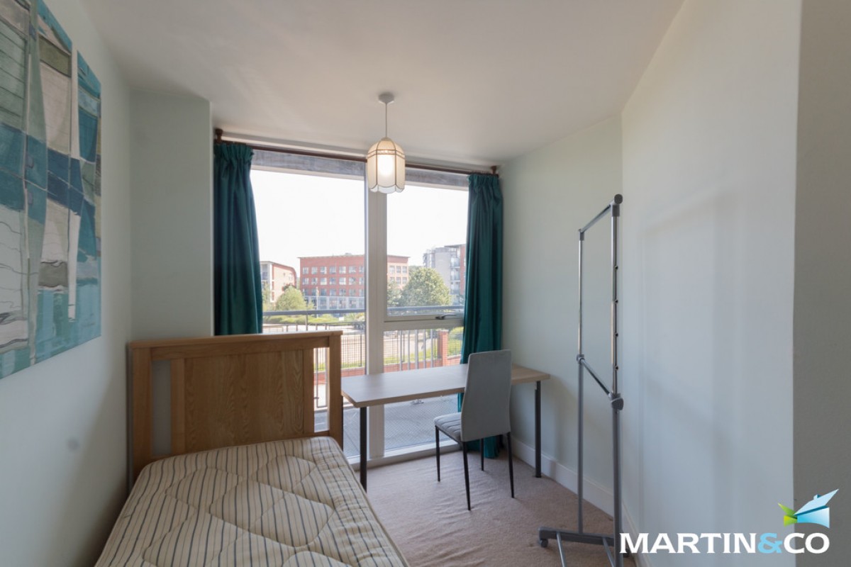 Longleat Avenue, Park Central, B15