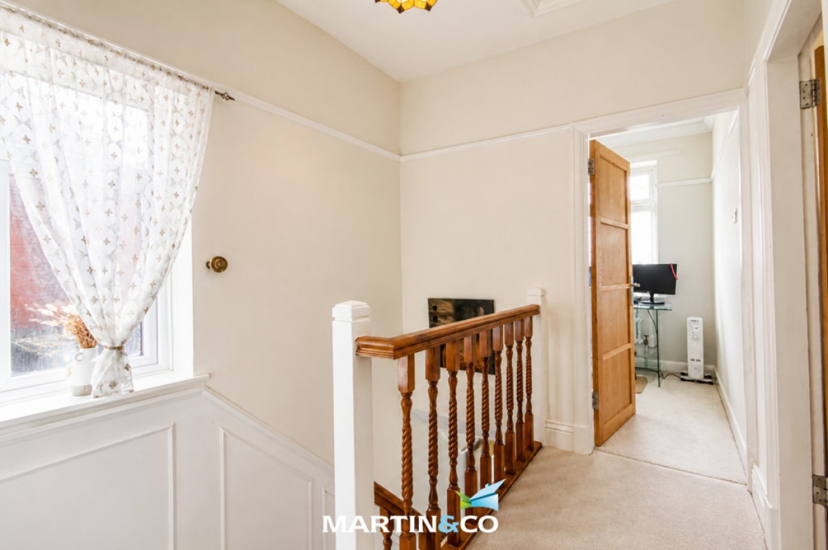 Barnford Crescent, Oldbury, B68