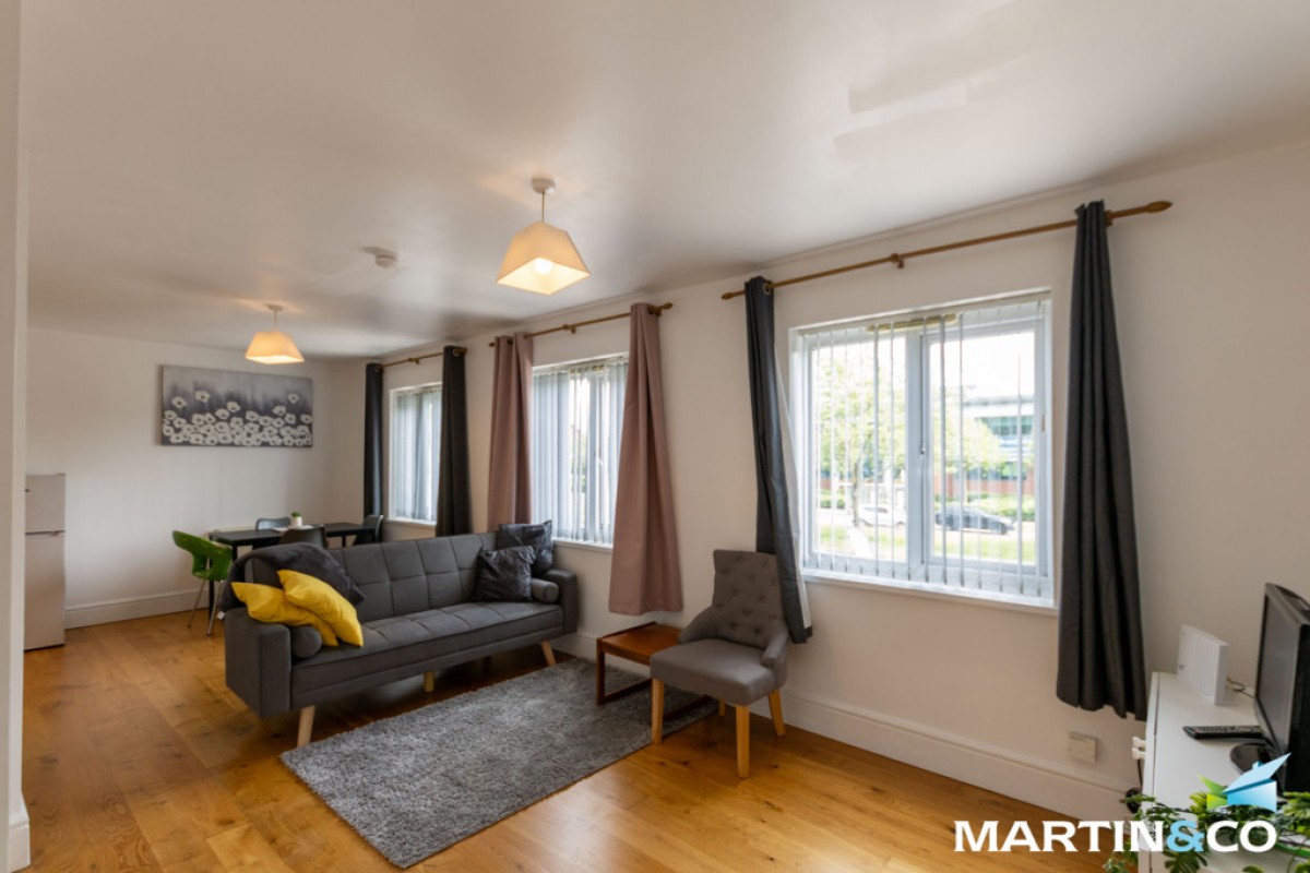 Bristol Road South, Northfield, B31