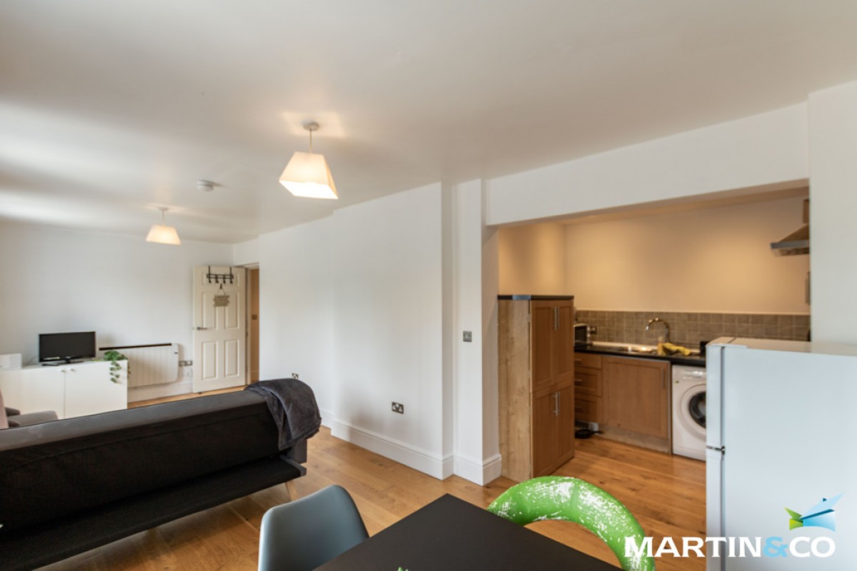Bristol Road South, Northfield, B31