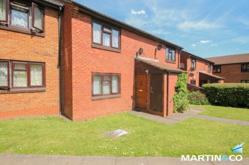 Bond Square, Hockley, B18