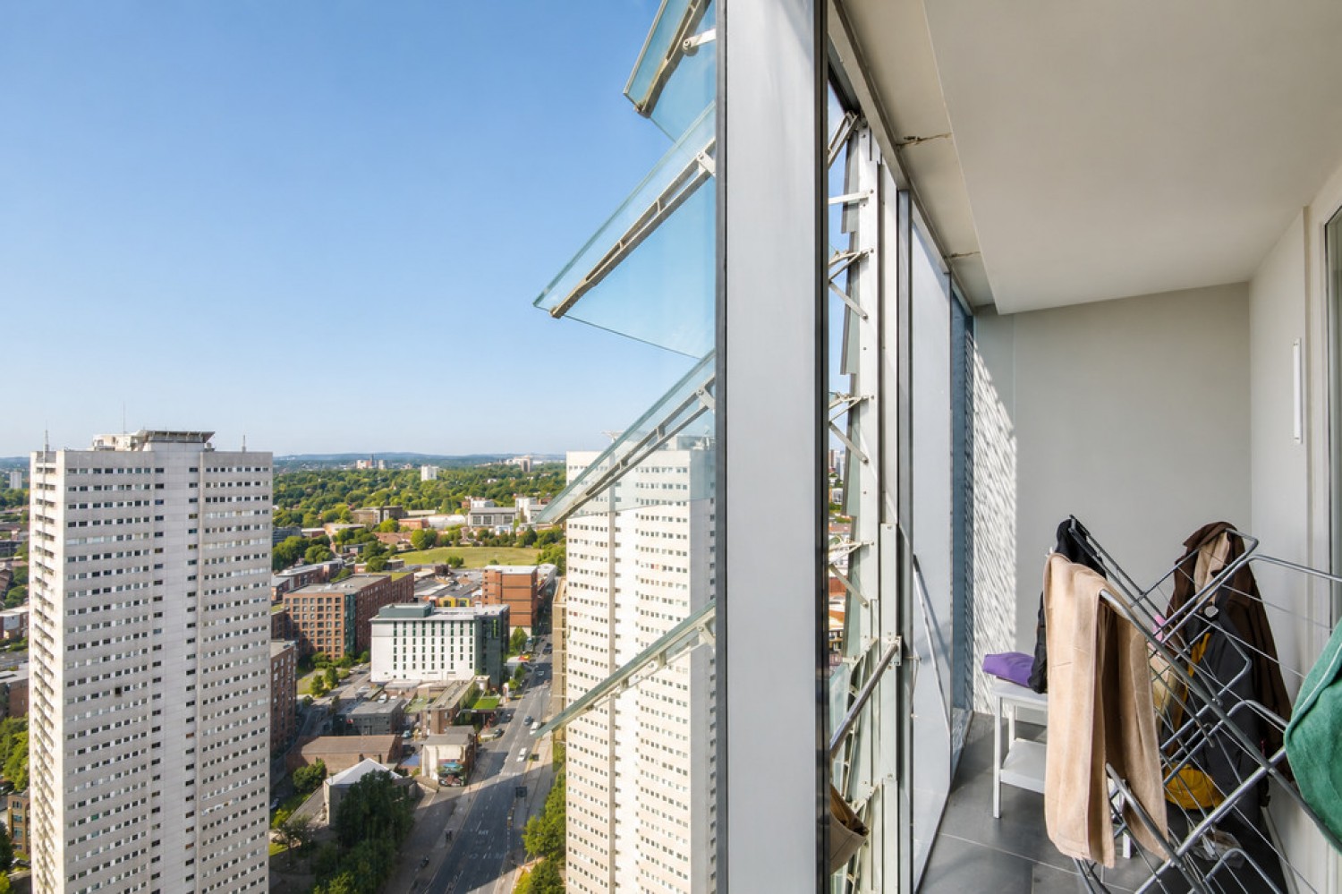 2 bedroom Flat for Letting Beetham Tower, Holloway Circus Queensway, Birmingham, B1