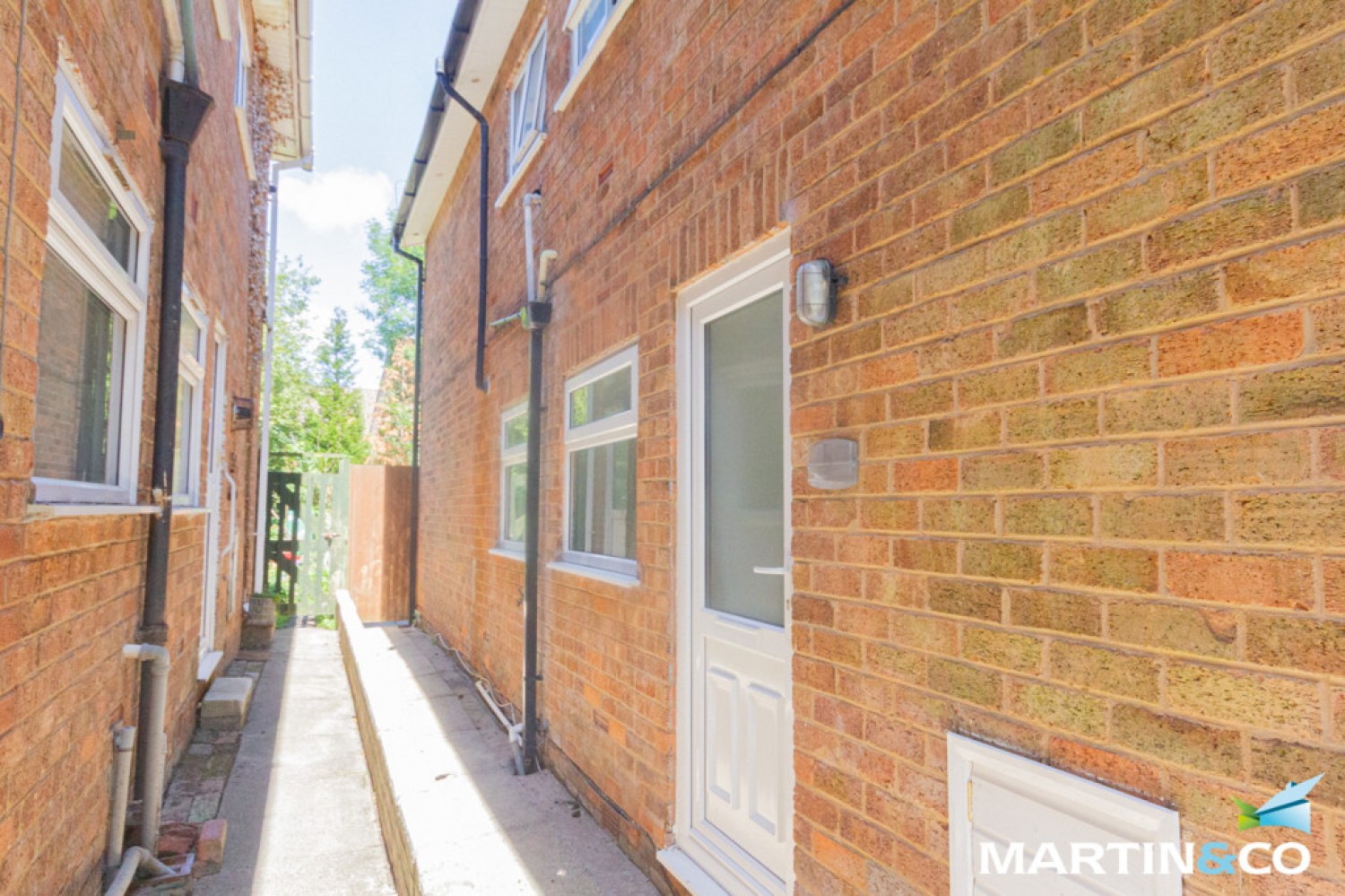 2 bedroom Flat for Letting Turves Green, Northfield, B31