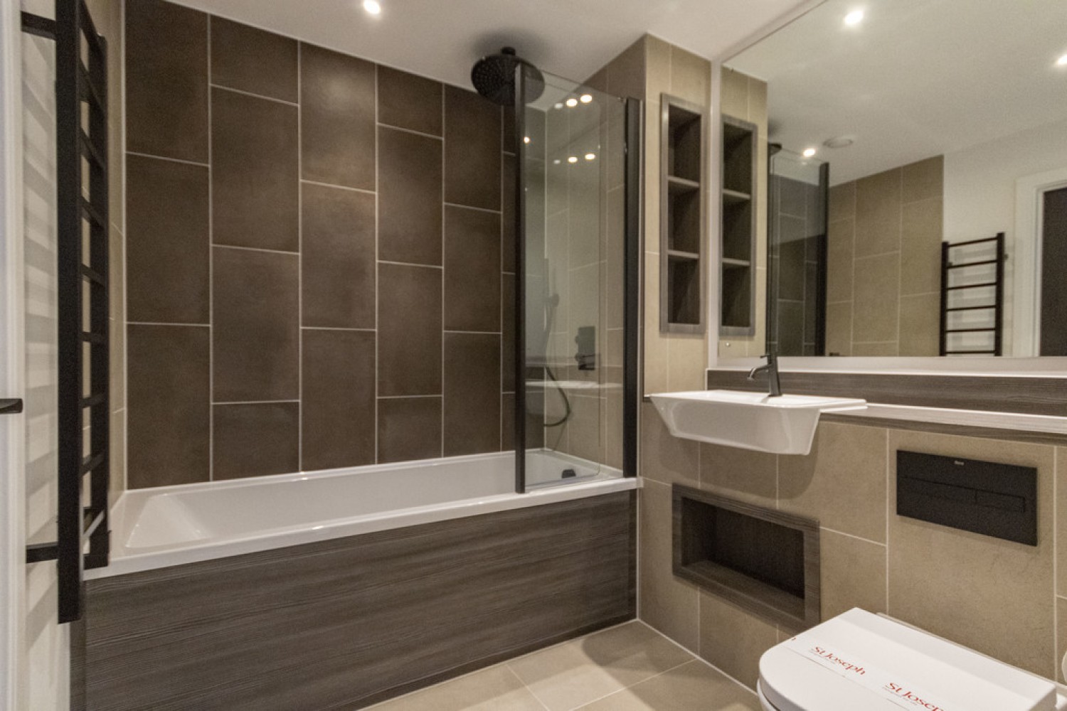 1 bedroom Flat for Sale The Colmore, Snow Hill Wharf, Shadwell Street, Birmingham, B4