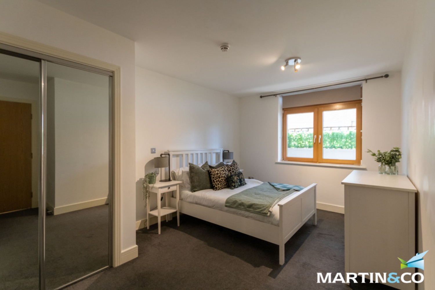 2 bedroom Flat for Letting The Postbox, Upper Marshall Street, Birmingham, B1
