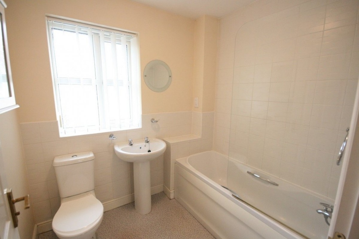 Parklands Drive, Wychwood Village, Weston