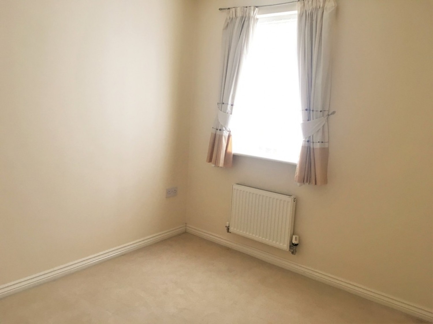 2 bedroom Flat for Letting Chassagne Square, Crewe