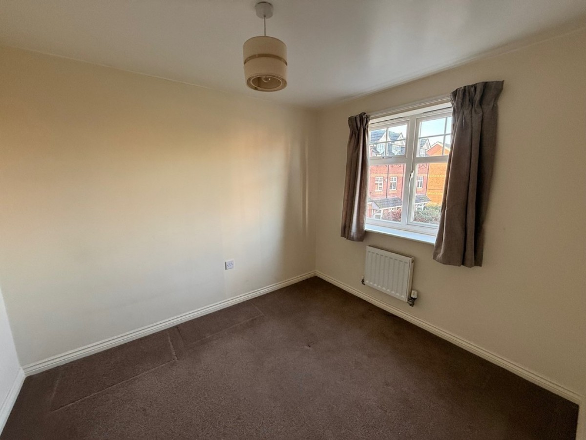 Chassagne Square, Leighton