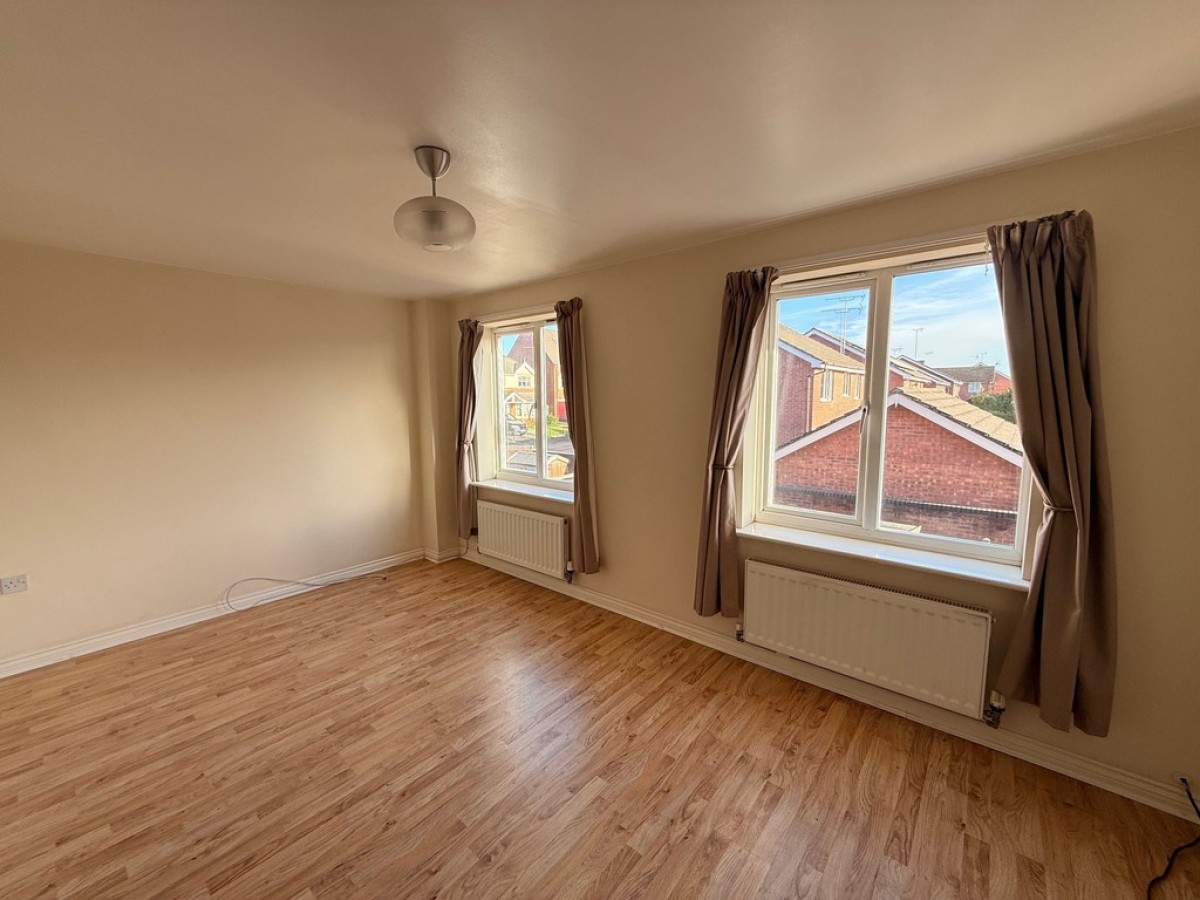 Chassagne Square, Leighton