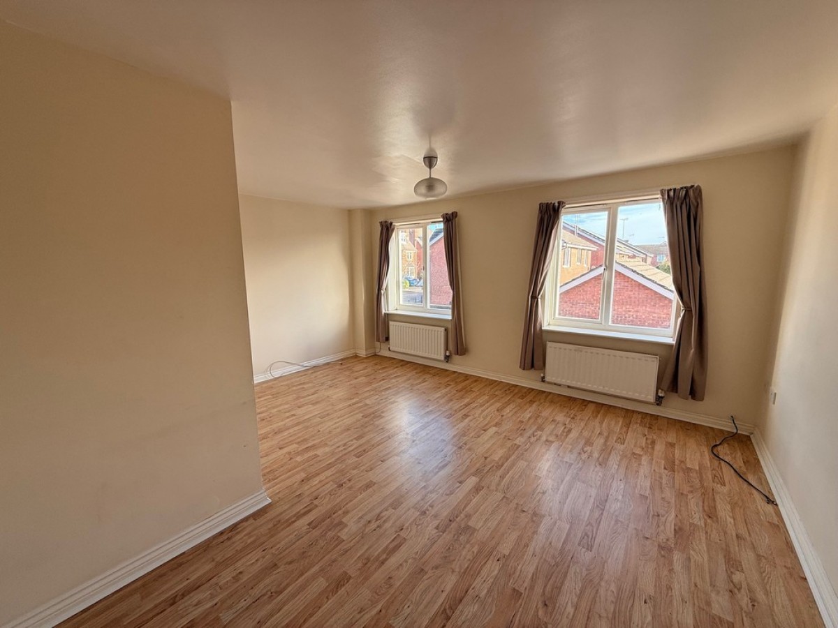 Chassagne Square, Leighton