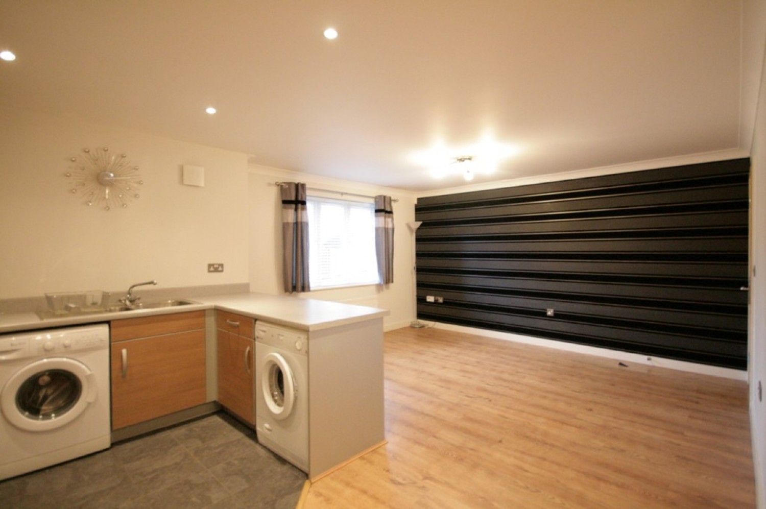 2 bedroom Flat in Laburnum Court, Wistaston, Crewe