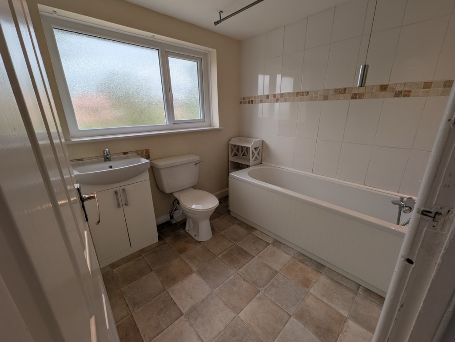 3 bedroom House for Letting Lime Tree Avenue, Crewe