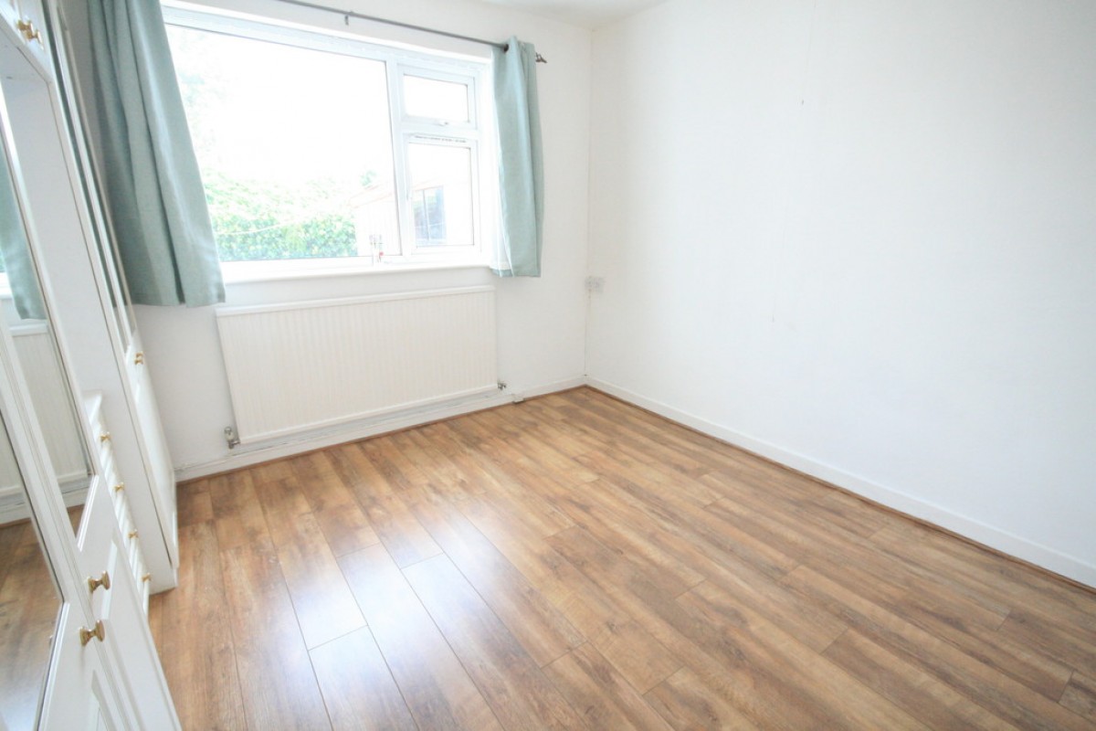 Linden Drive, Sydney, Crewe