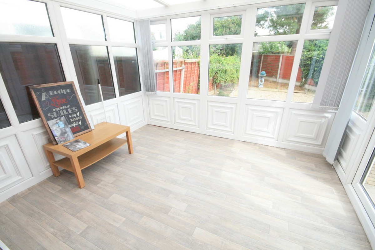 Linden Drive, Sydney, Crewe