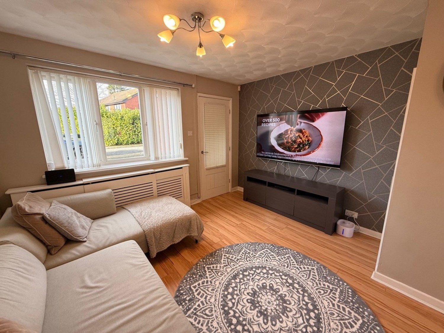 2 bedroom House in Queens Park Gardens, Crewe