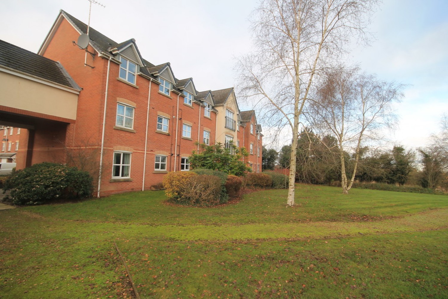 2 bedroom Flat for Letting Foxholme Court, Crewe