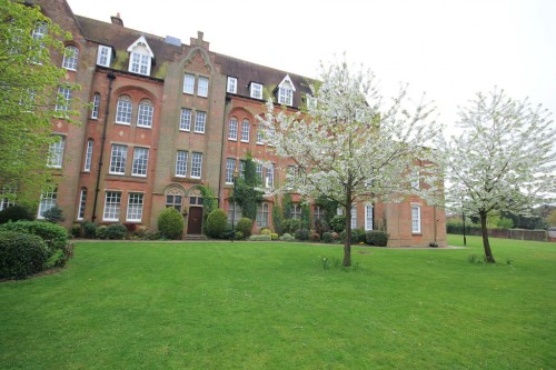 The Academy, College Gate