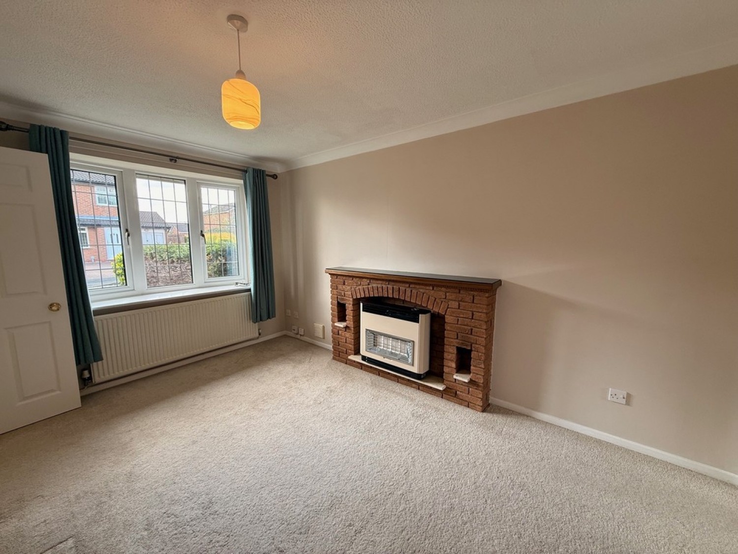 2 bedroom House for Letting Elmstead Crescent, Leighton