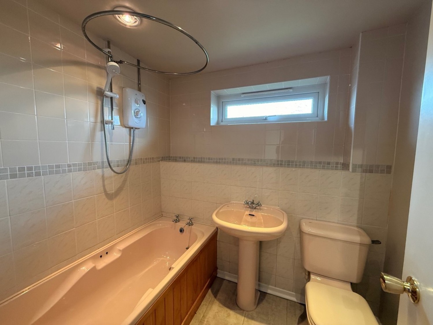 2 bedroom House for Letting Elmstead Crescent, Leighton